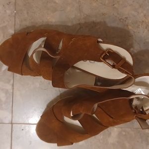 MICHAEL KORS Carmel colored Wedges